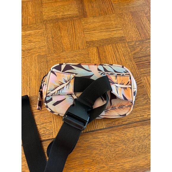 BILLABONG BELT BAG - Picture 2 of 4